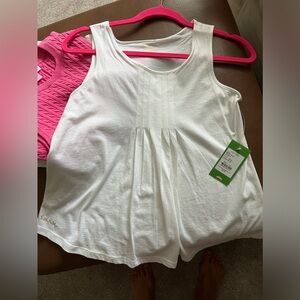 Lily Pulitzer resort white Bay top girls size XL would be XS in ladies.